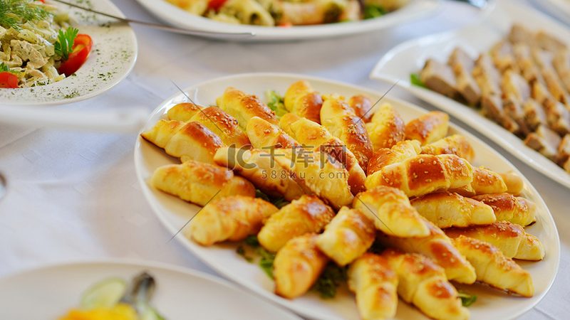 火锅底料熬制：时长与火候的艺术**